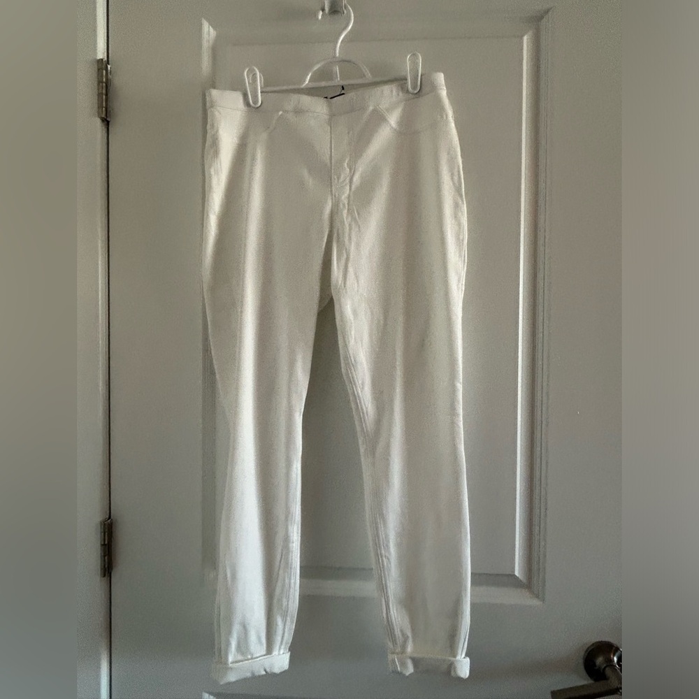 HUE • White Slip On Pants • Med •